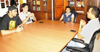 Ante el incumplimiento de los directivos del equipo motilón con las deudas, las administraciones municipal y departamental hicieron su aporte para solucionar en algo la situación crítica que vivian varios de los jugadores (Foto Cortesía La Opinión)