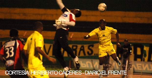 En un partido que no quitaba ni ponia nada, que ni siquiera fué transmitido por ninguna emisora local, el Bucaramanga ganó el deslucido clásico del oriente colombiano 2x0 al Cúcuta Deportivo. Foto Cortesía CopaPostobón